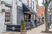 U Pick 6 Tap Room