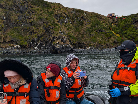 PXL_20251106_100416500.RAW-01