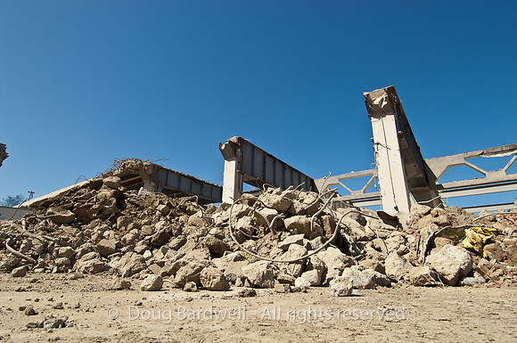 110329_DBX3758-1280